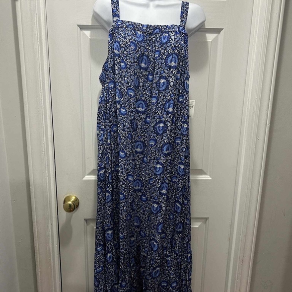 Old Navy Blue Floral Maxi Dress - Picture 1 of 3